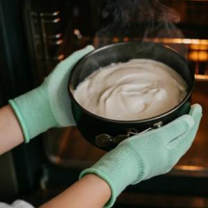 DIY Colored Protective Glove with Recycled Liner